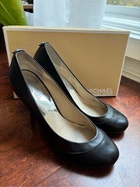 Michael Kors Black Leather Round-Toe Women's Pumps